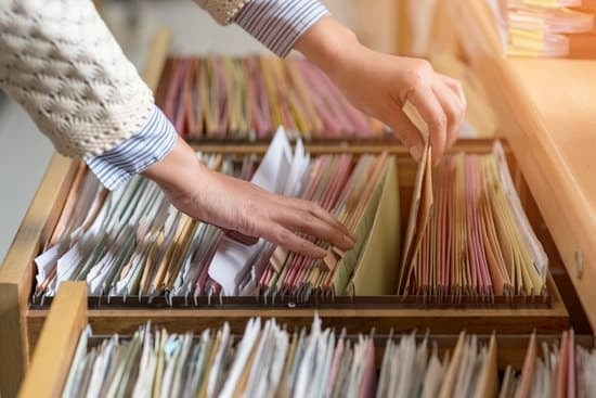 Tìm tài liệu ôn thi phù hợp